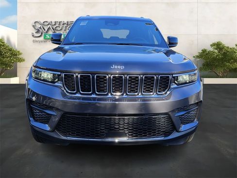 New 2025 Jeep Grand Cherokee Laredo image 8