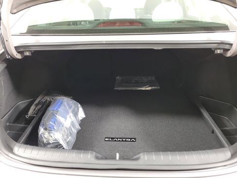 New 2025 Hyundai Elantra Limited w/ Cargo Package image 36