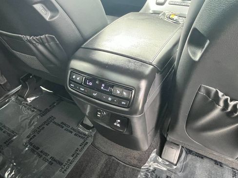 Used 2025 Hyundai Palisade Calligraphy image 16