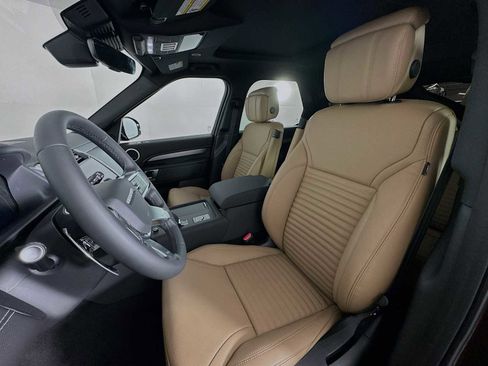 New 2026 Land Rover Discovery Limited Edition image 11