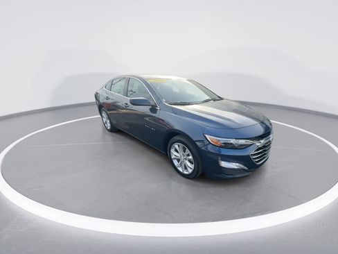 Used 2020 Chevrolet Malibu LT image 2