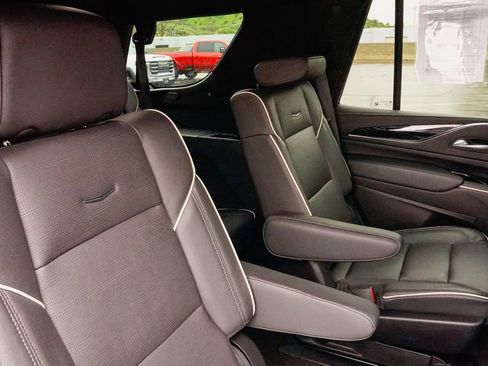 Certified 2024 Cadillac Escalade Sport image 11