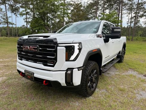 Used 2024 GMC Sierra 2500 AT4 w/ Technology Package AWD/4WD image 1