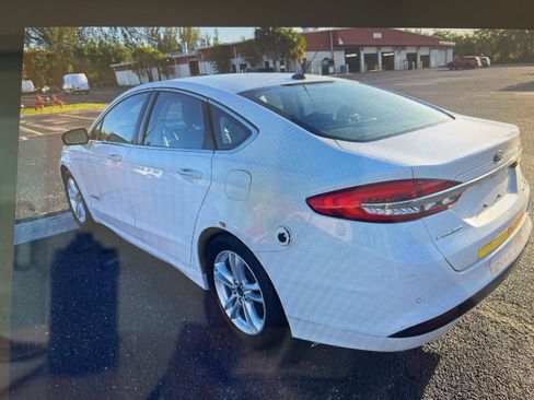 Used 2018 Ford Fusion SE w/ Equipment Group 602A image 15