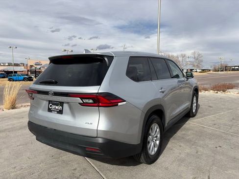 Used 2025 Toyota Grand Highlander AWD image 8