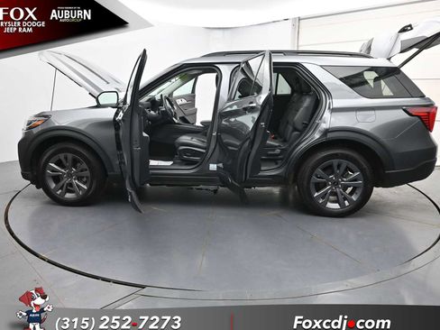 Used 2025 Ford Explorer Active w/ Active Comfort Package AWD/4WD image 41