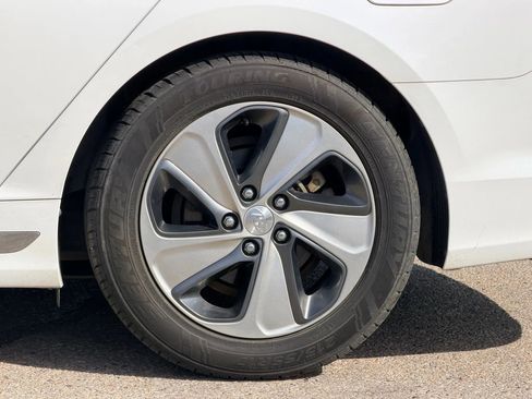 Used 2017 Hyundai Sonata Limited w/ Ultimate Package 02 image 2