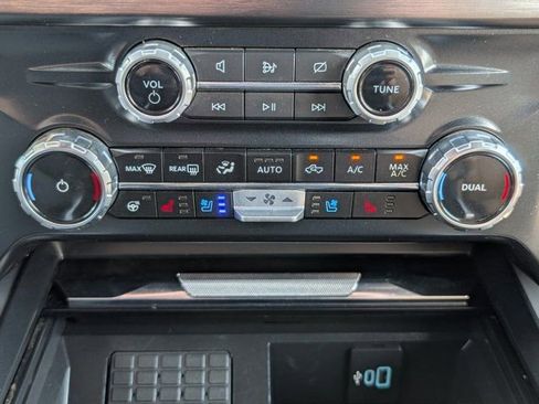 Used 2024 Ford F350 Lariat AWD/4WD image 19