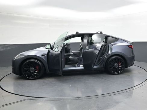 Used 2021 Tesla Model Y Performance image 36