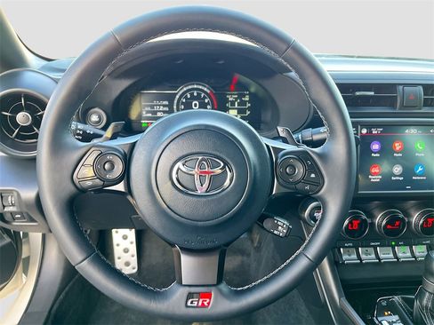 Used 2025 Toyota GR86 Premium image 11