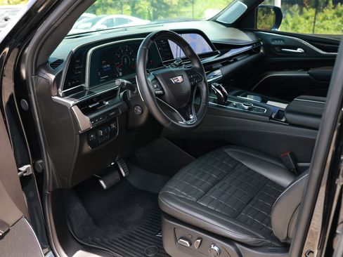 Used 2024 Cadillac Escalade V w/ LPO, Floor Liner Package AWD/4WD image 28