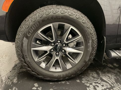 Used 2023 Chevrolet Tahoe Z71 w/ Luxury Package image 27