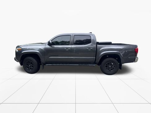 Used 2019 Toyota Tacoma SR5 RWD image 4