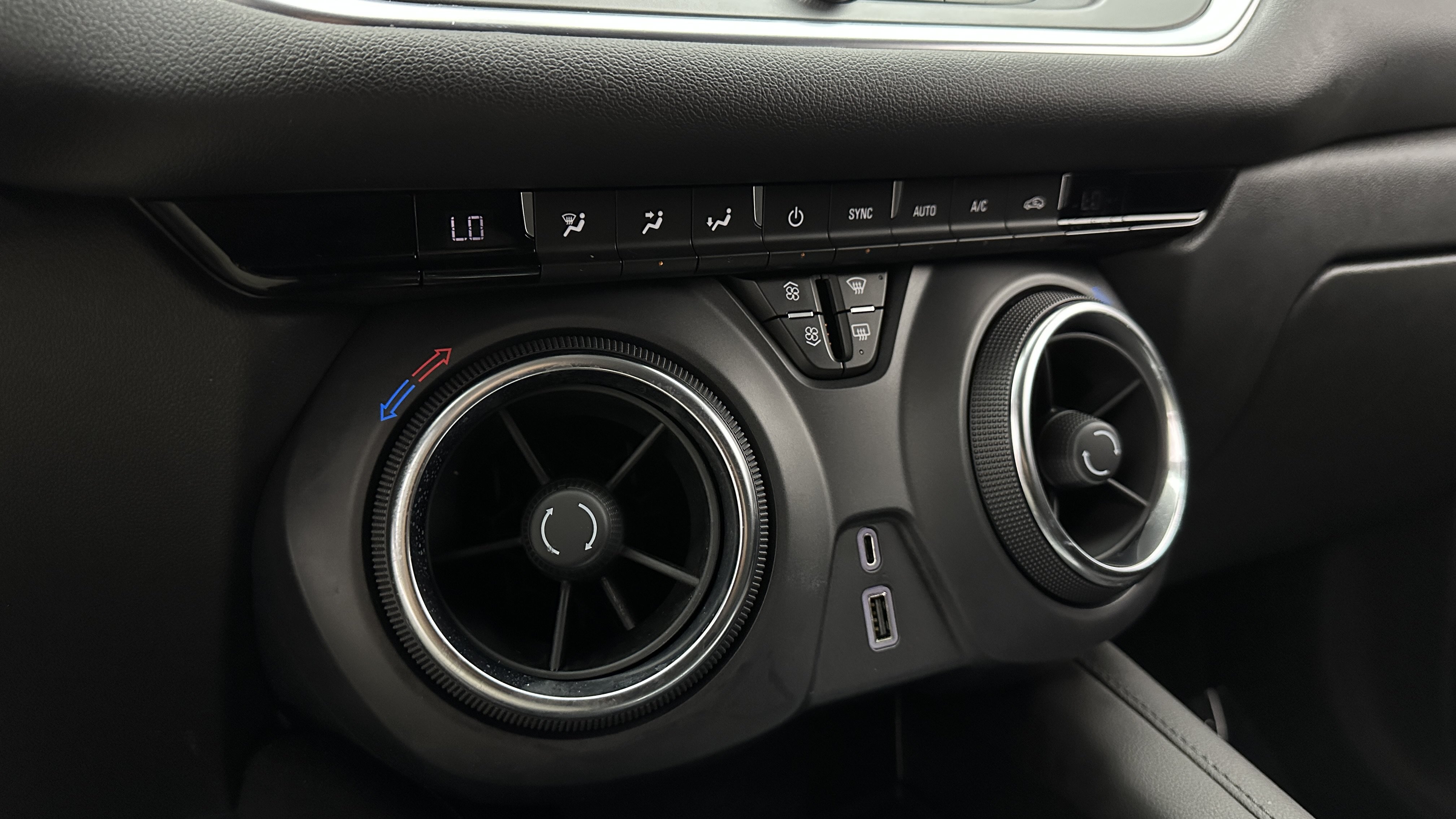 Used 2021 Chevrolet Blazer LT FWD image 18