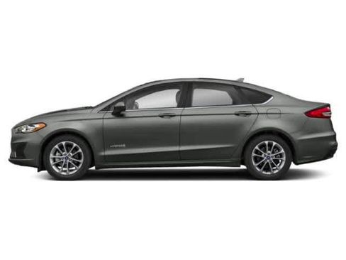 Used 2019 Ford Fusion Titanium image 3