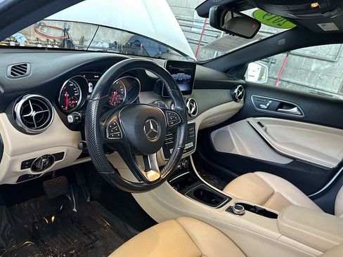 Used 2019 Mercedes-Benz GLA 250 w/ Convenience Package image 13