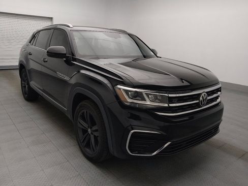 Used 2021 Volkswagen Atlas Cross Sport SE w/ Panoramic Sunroof Package FWD image 13