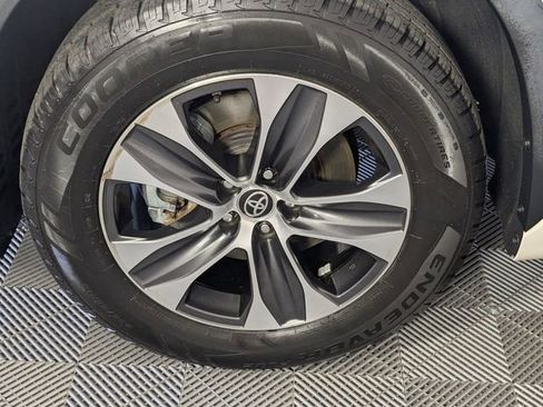 Used 2021 Toyota Highlander XLE image 8