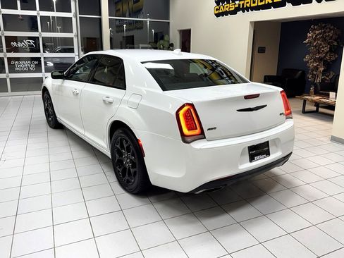 Used 2017 Chrysler 300 S image 59