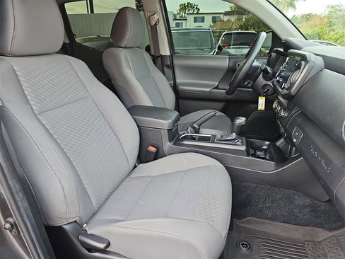 Used 2022 Toyota Tacoma SR image 10