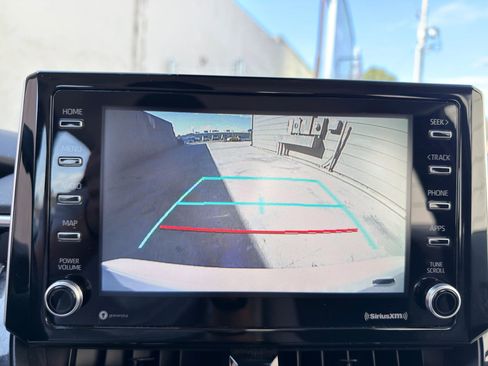 Used 2021 Toyota Corolla LE image 14