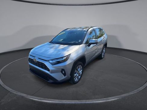 Used 2023 Toyota RAV4 XLE Premium image 7