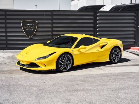 Used 2021 Ferrari F8 Tributo image 5