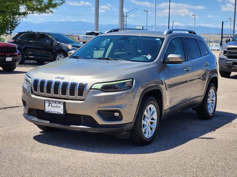 Used 2019 Jeep Cherokee Latitude w/ Popular Appearance Group AWD/4WD image 5