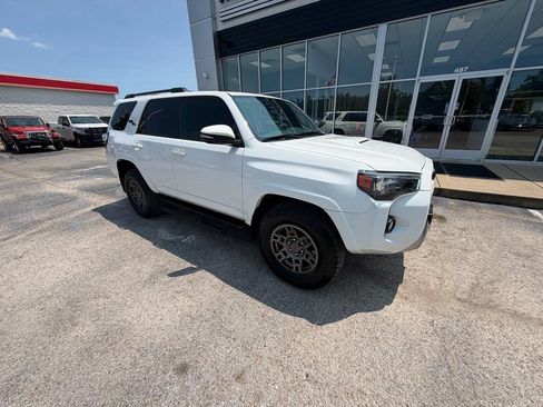 Used 2020 Toyota 4Runner TRD Off-Road Premium w/ TRD Performance Package AWD/4WD image 2