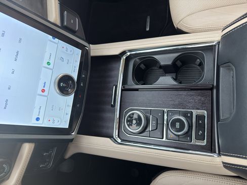 Used 2024 Ford Expedition Max Platinum image 24