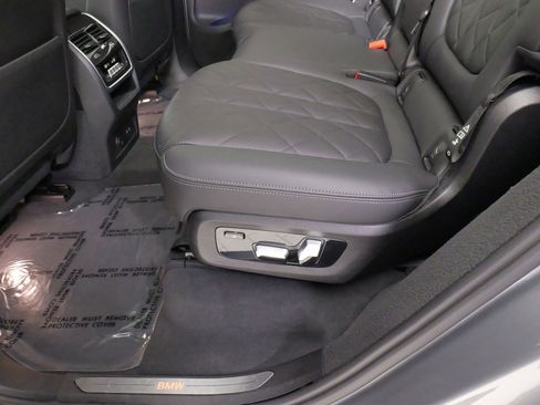 Used 2023 BMW X7 xDrive40i image 40