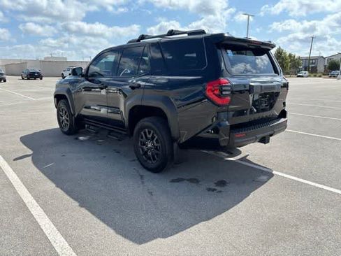 Used 2025 Toyota 4Runner SR5 AWD/4WD image 3