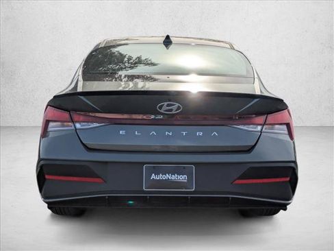 New 2026 Hyundai Elantra Sport image 7