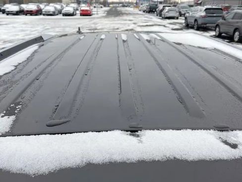 Used 2018 Cadillac Escalade Luxury image 6