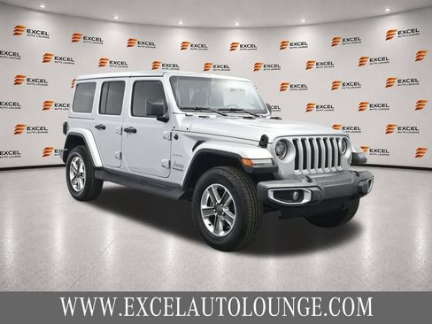Used 2022 Jeep Wrangler Unlimited Sahara w/ LED Lighting Group AWD/4WD image 7