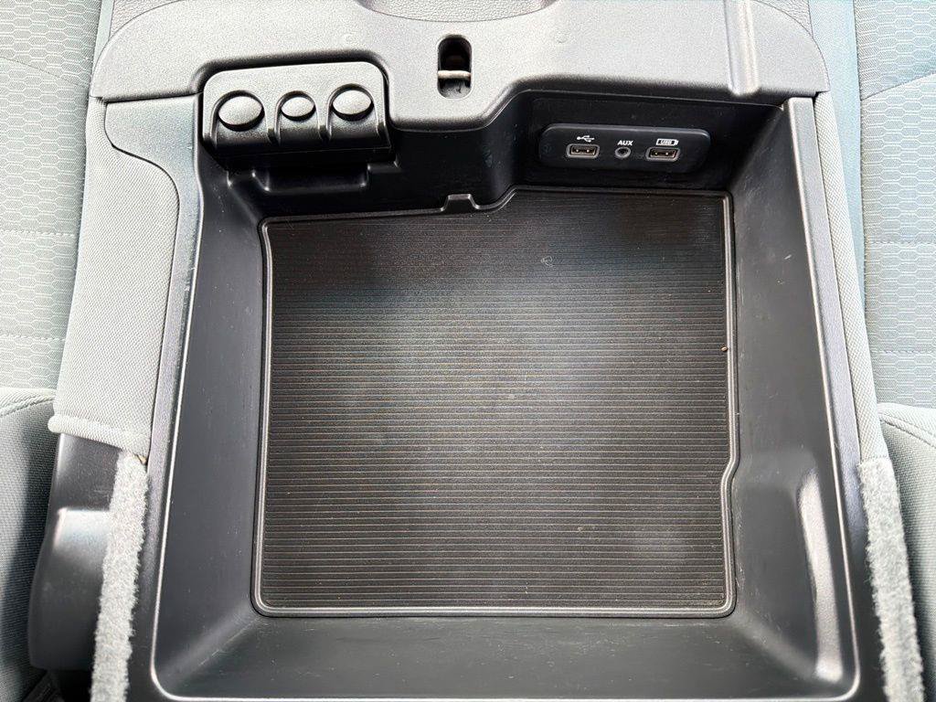 Used 2018 RAM 2500 Tradesman w/ Chrome Appearance Group AWD/4WD image 39