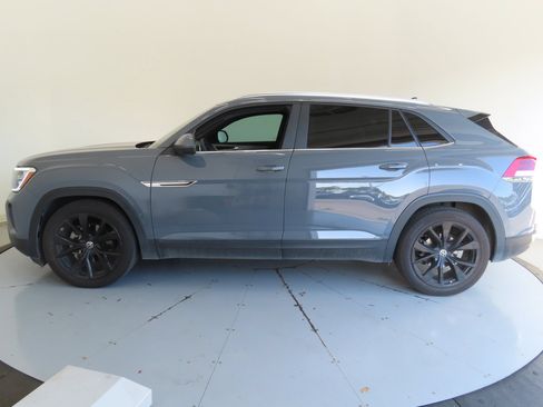 Used 2024 Volkswagen Atlas Cross Sport SE FWD image 7
