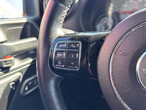 Used 2017 Jeep Wrangler Sahara image 17