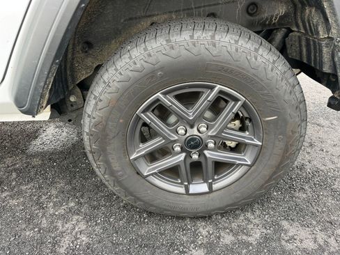 Used 2025 Jeep Wrangler Sport S image 29