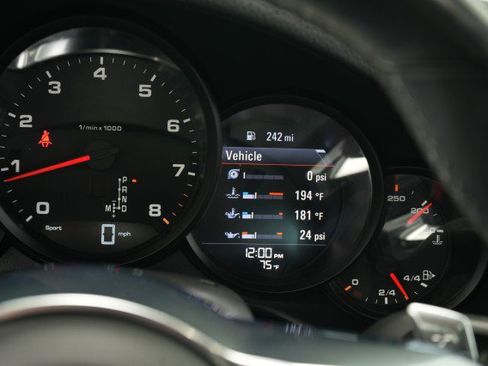 Used 2019 Porsche 911 Carrera 4 AWD/4WD image 46