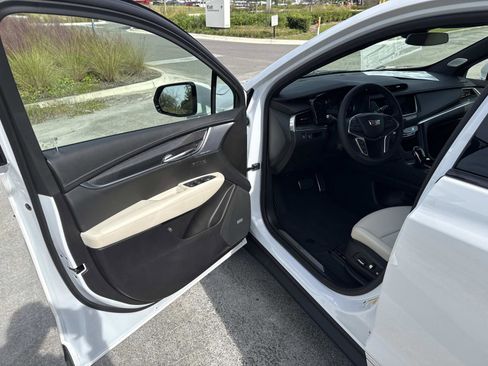 New 2025 Cadillac XT5 Sportv image 19