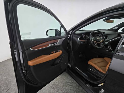 Used 2024 Cadillac XT5 Premium Luxury image 18