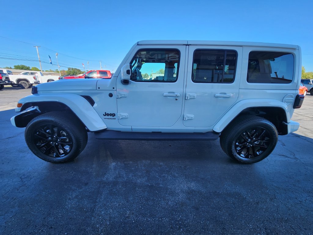 Used 2021 Jeep Wrangler Unlimited Sahara AWD/4WD image 6