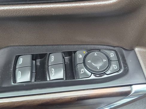 Used 2020 GMC Sierra 1500 SLT image 25