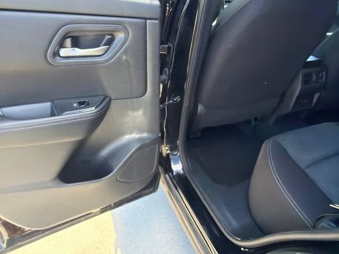 Used 2024 Nissan Rogue SV AWD/4WD image 37