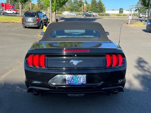 Used 2022 Ford Mustang Premium RWD image 6