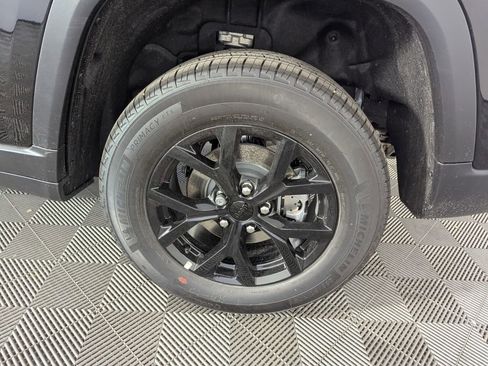 New 2025 Jeep Grand Cherokee Altitude image 17