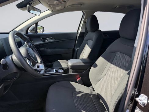 Used 2024 Kia Sportage LX AWD/4WD image 11