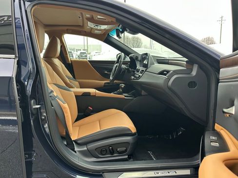 Used 2024 Lexus ES 350 w/ Premium Package image 29