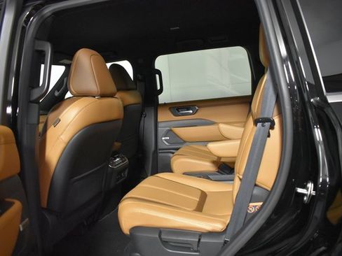 New 2025 Nissan Armada SL w/ Captain's Chari Seat Package image 35